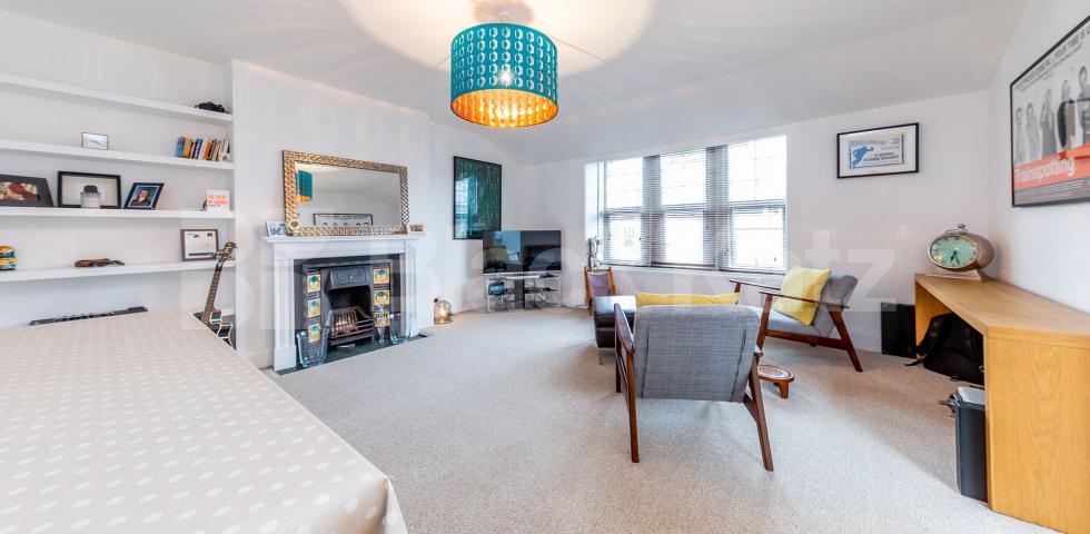 			New Instruction! Private huge roof terrace!, 2 Bedroom, 1 bath, 1 reception Flat			 Milton Road, Highgate, N6, Highgate / Crouch End / Archway