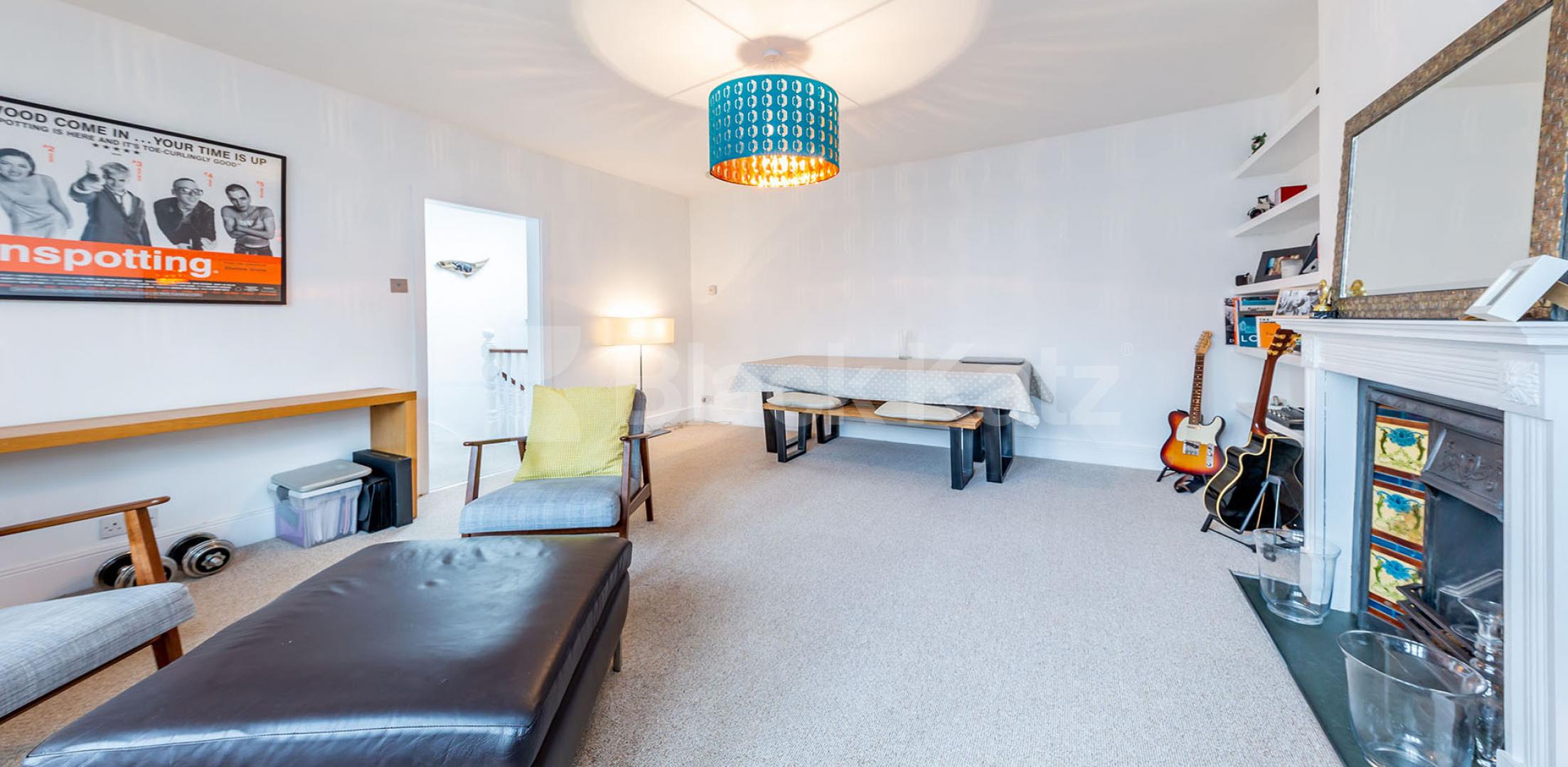 			New Instruction! Private huge roof terrace!, 2 Bedroom, 1 bath, 1 reception Flat			 Milton Road, Highgate, N6, Highgate / Crouch End / Archway