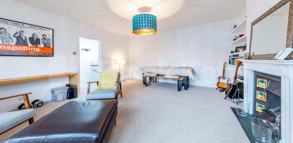 			New Instruction! Private huge roof terrace!, 2 Bedroom, 1 bath, 1 reception Flat			 Milton Road, Highgate, N6, Highgate / Crouch End / Archway