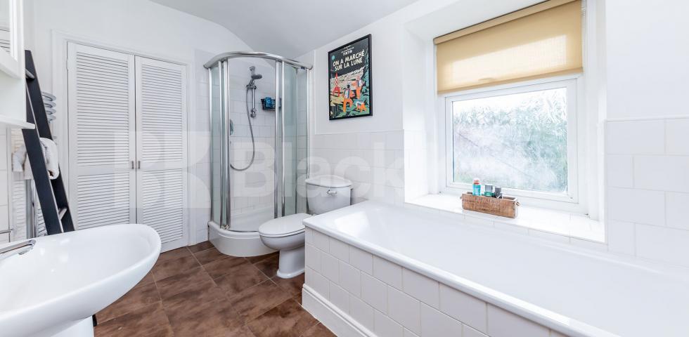 			New Instruction! Private huge roof terrace!, 2 Bedroom, 1 bath, 1 reception Flat			 Milton Road, Highgate, N6, Highgate / Crouch End / Archway