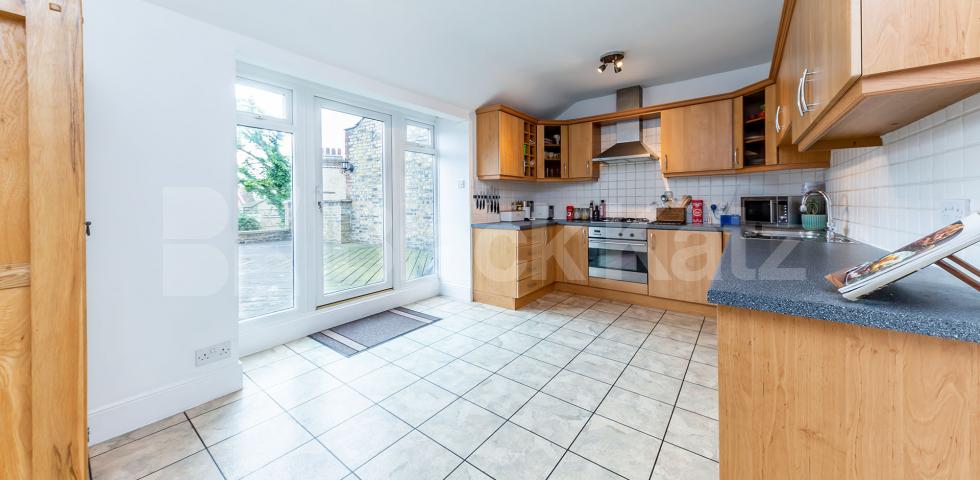 			New Instruction! Private huge roof terrace!, 2 Bedroom, 1 bath, 1 reception Flat			 Milton Road, Highgate, N6, Highgate / Crouch End / Archway