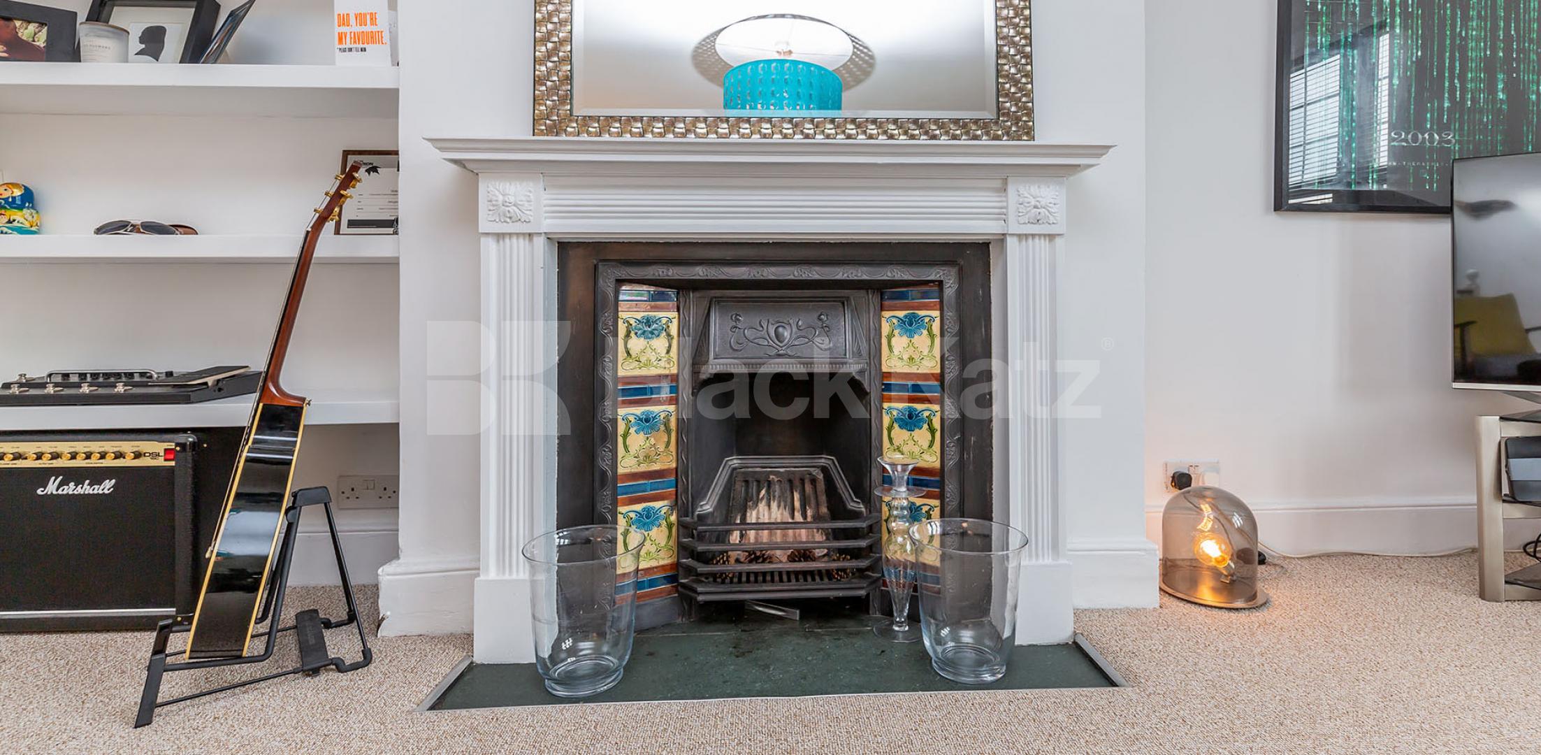 			New Instruction! Private huge roof terrace!, 2 Bedroom, 1 bath, 1 reception Flat			 Milton Road, Highgate, N6, Highgate / Crouch End / Archway