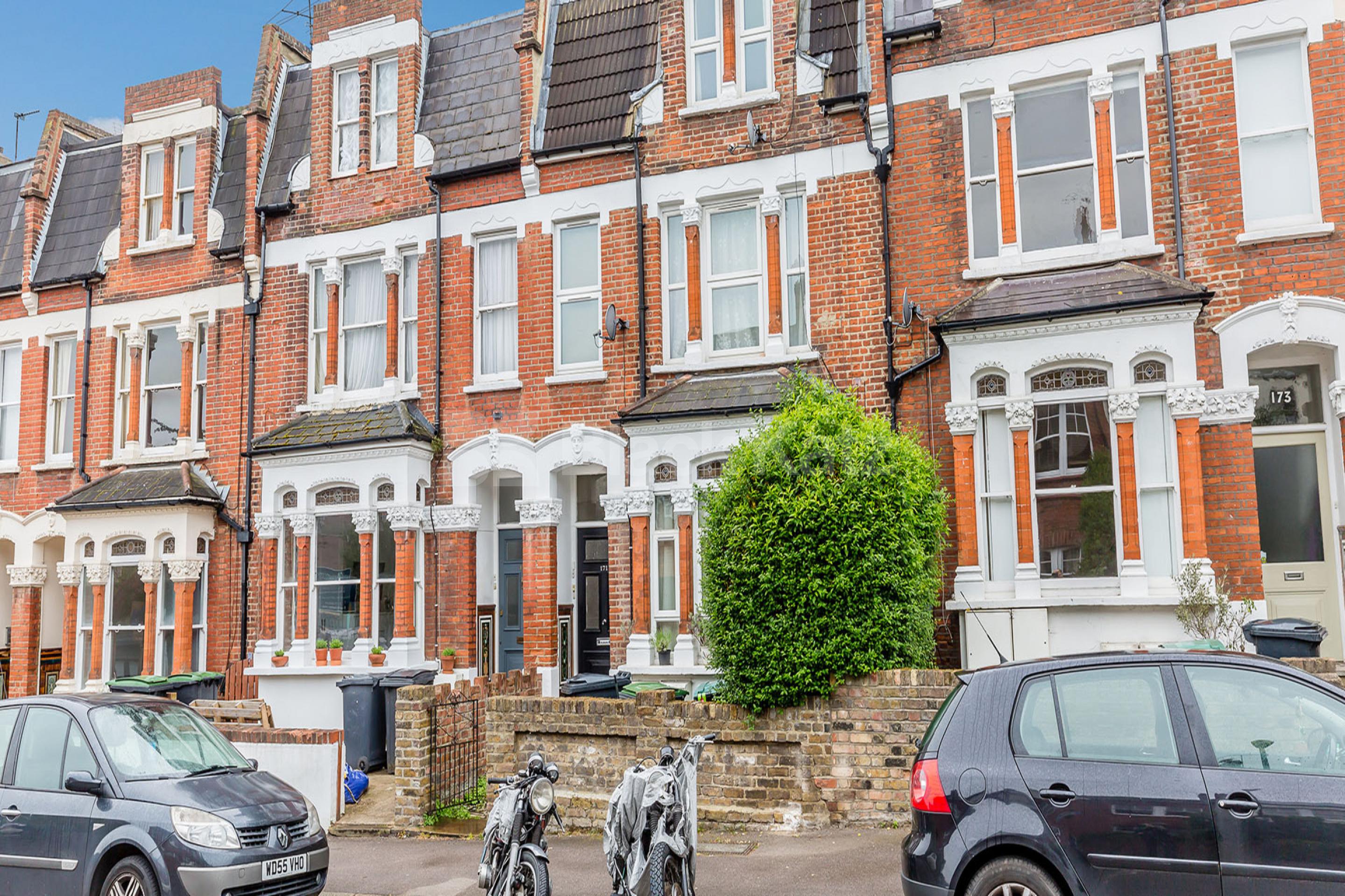 			VIRTUAL TOUR AVAILABLE!, 2 Bedroom, 1 bath, 1 reception Apartment			 Inderwick Road, CROUCH END N8