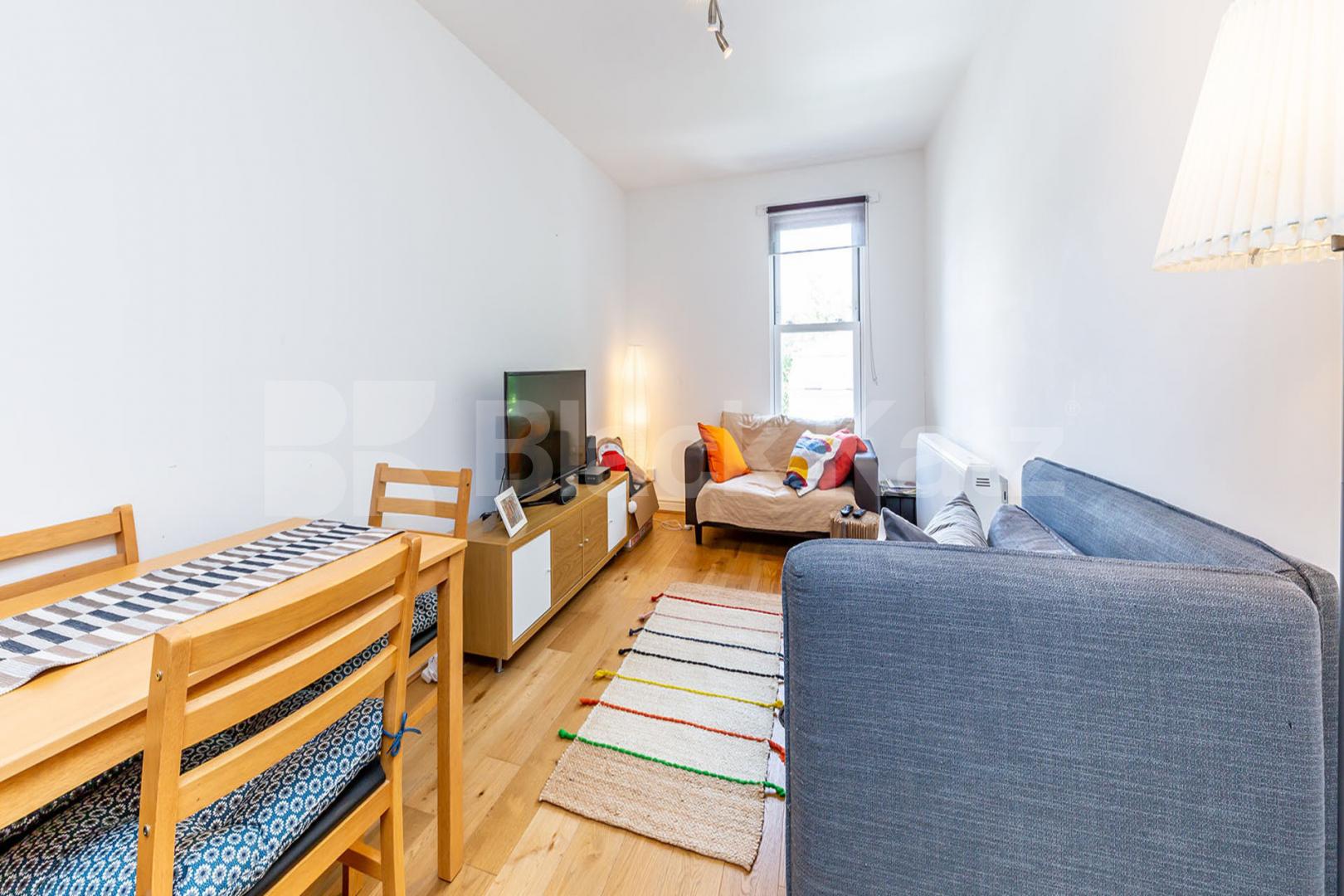 Modern and well located 1 bedroom property 2 minutes to Caledonian Road Station  Hillmarton Road, Islington / Caledonian Road