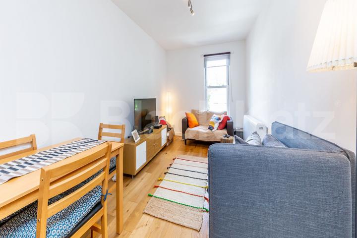 Modern and well located 1 bedroom property 2 minutes to Caledonian Road Station  Hillmarton Road, Islington / Caledonian Road
