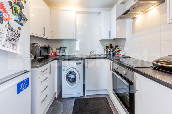 Modern and well located 1 bedroom property 2 minutes to Caledonian Road Station  Hillmarton Road, Islington / Caledonian Road