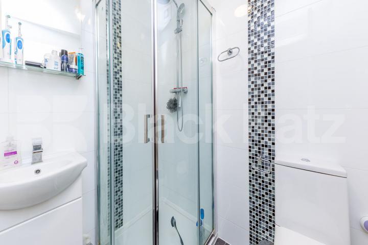 Modern and well located 1 bedroom property 2 minutes to Caledonian Road Station  Hillmarton Road, Islington / Caledonian Road