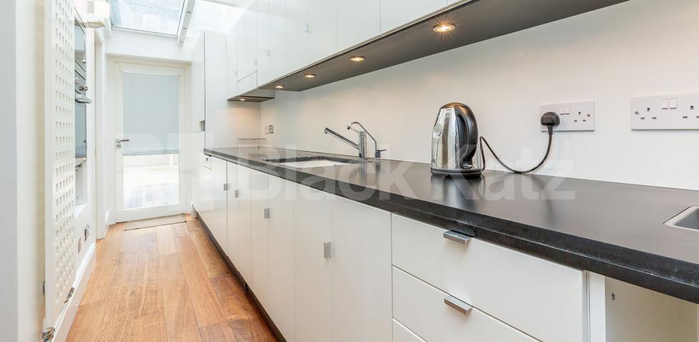 			Rent Inclusive Of All Utility Bills !!!, 1 Bedroom, 1 bath, 1 reception Ground Floor Flat			 Clarendon Road, Turnpike Lane