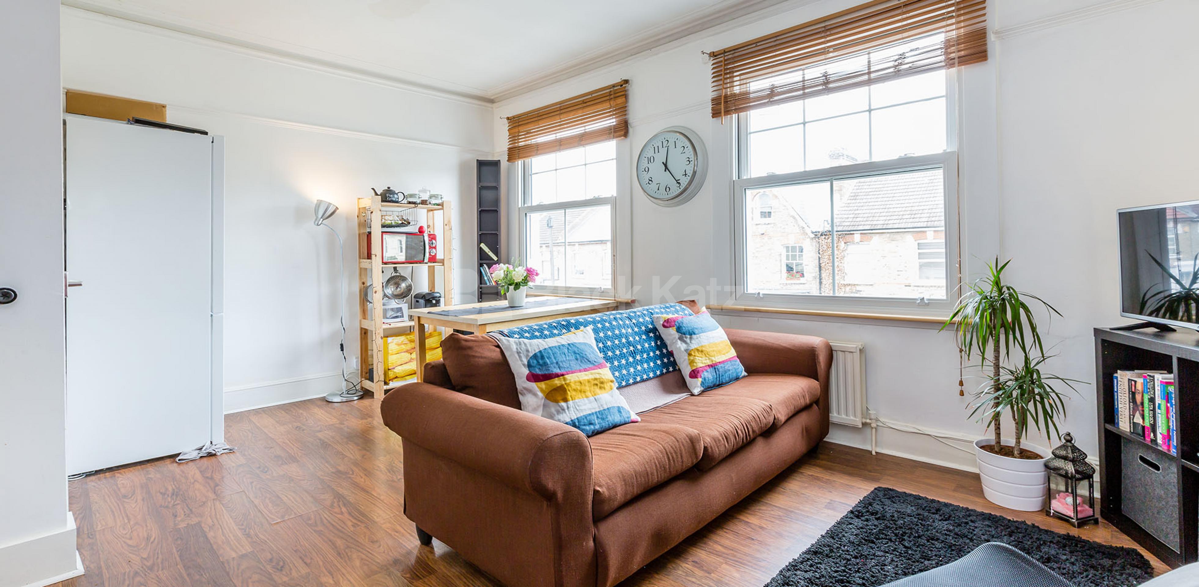 			3 Bedroom, 2 bath, 1 reception Terraced House			 Cheshire Road, Bounds Green N22