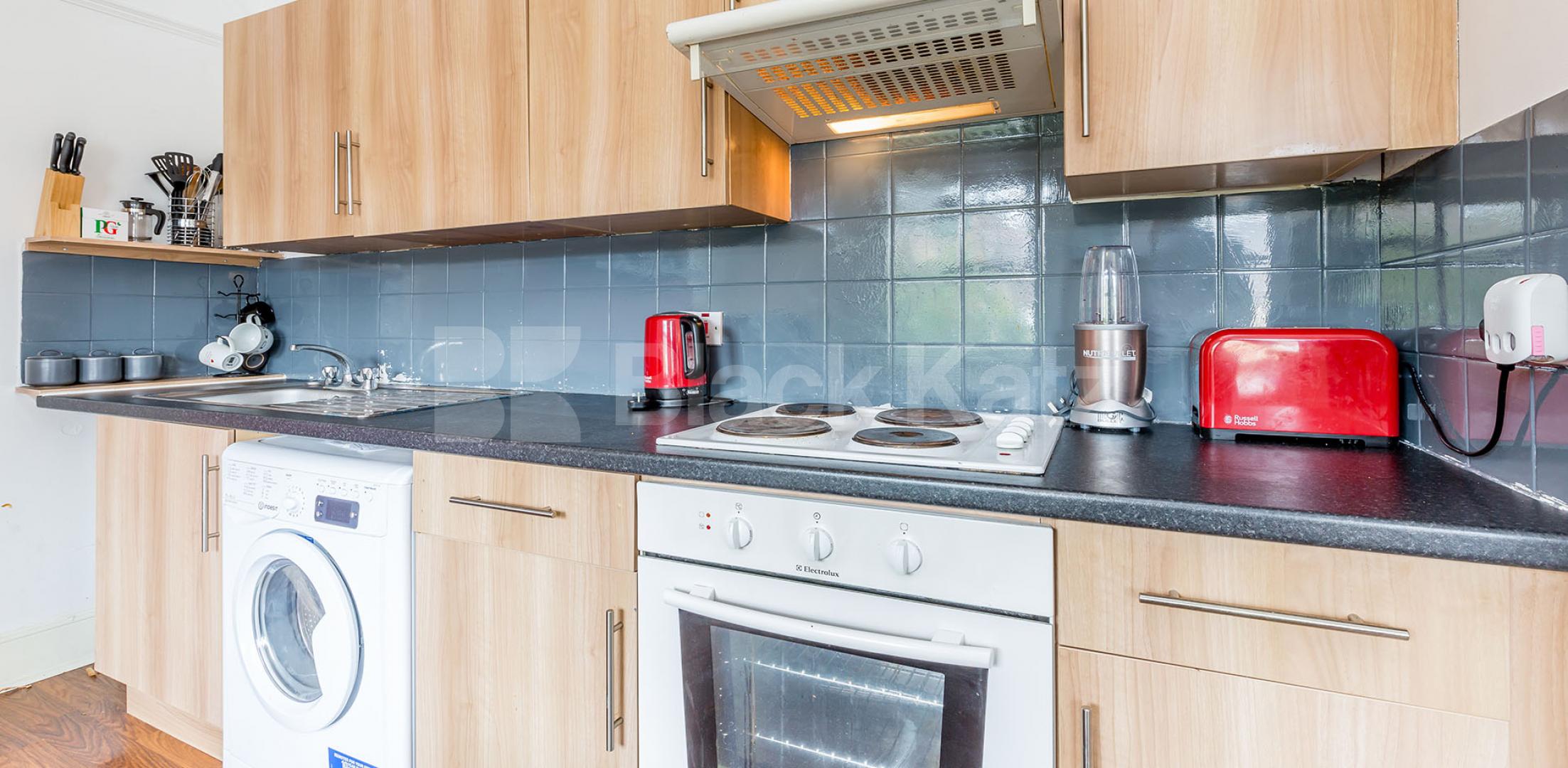 			NEW INSTRUCTION!, 3 Bedroom, 1 bath, 1 reception Flat			 Cheshire Road, Bounds Green