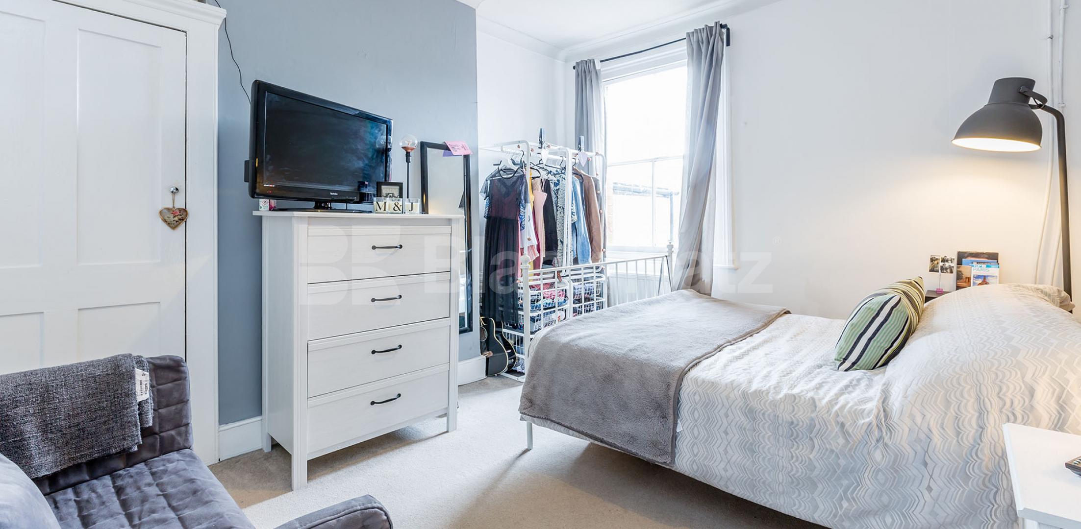 			3 Bedroom, 2 bath, 1 reception Terraced House			 Cheshire Road, Bounds Green