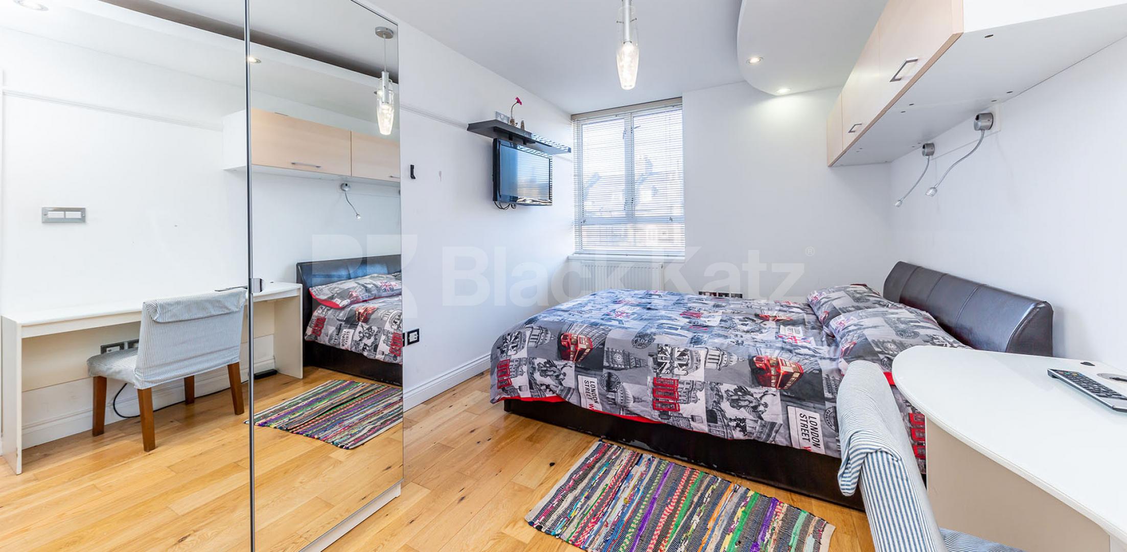 			4 Bedroom, 1 bath, 1 reception Maisonette			 OLD CHURCH ROAD E1 , Whitechapel/Stepney 