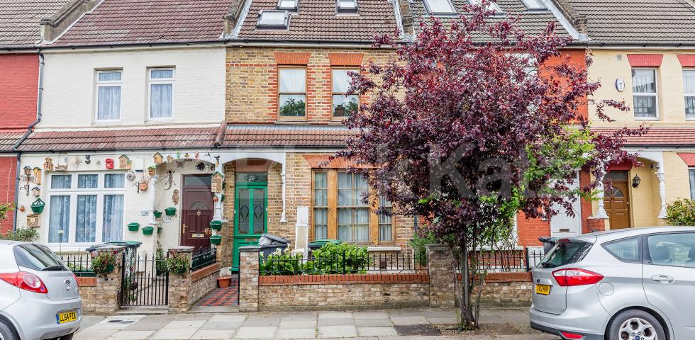 			Rent Inclusive Of All Utility Bills !!!, 1 Bedroom, 1 bath, 1 reception Ground Floor Flat			 Clarendon Road, Turnpike Lane