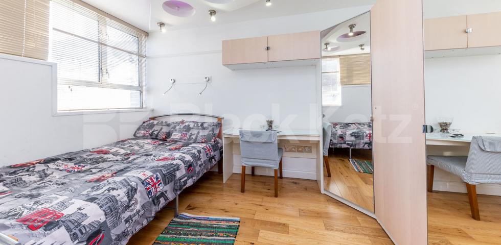 			4 Bedroom, 1 bath, 1 reception Maisonette			 OLD CHURCH ROAD E1 , Whitechapel/Stepney 
