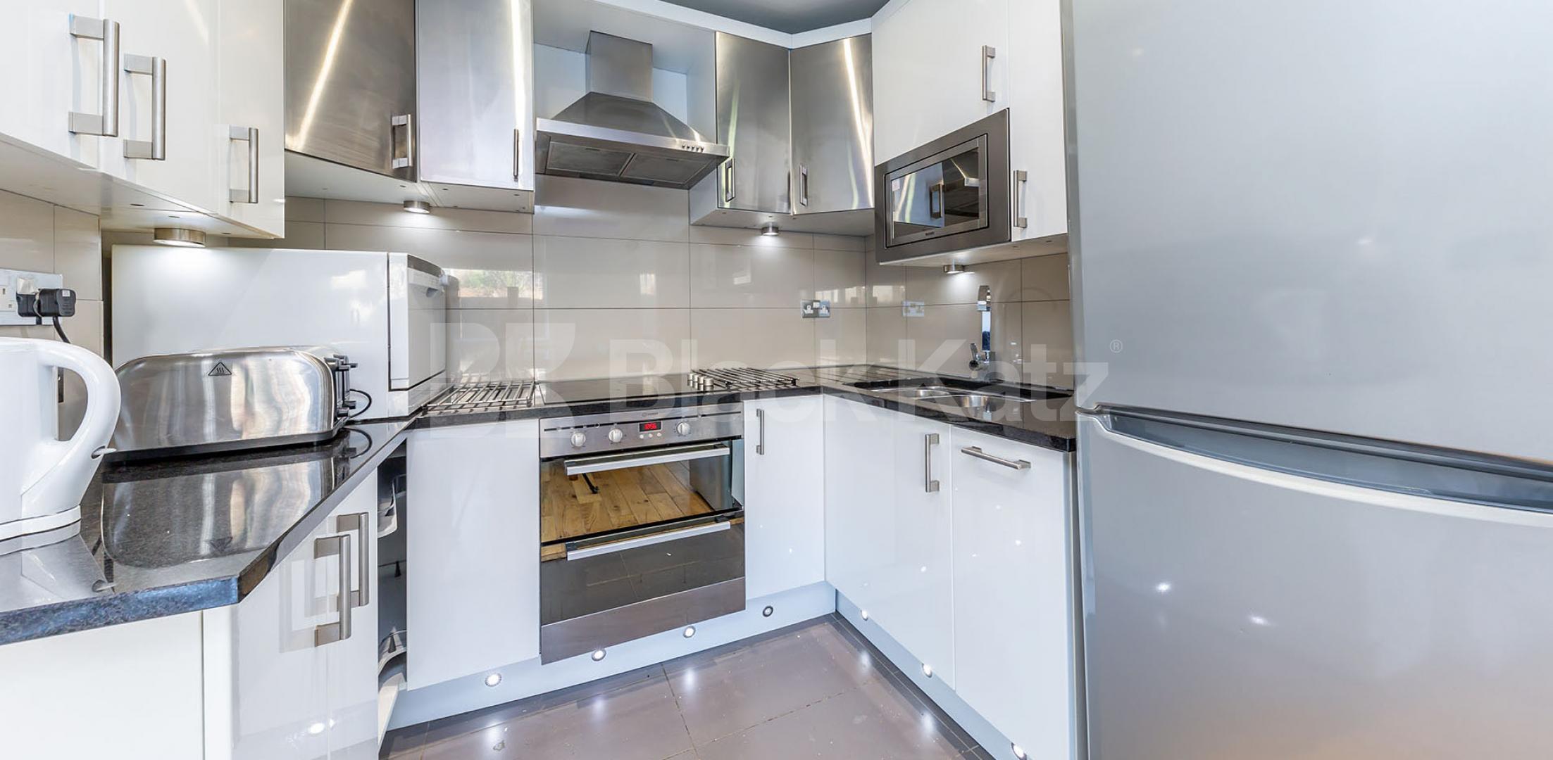 			4 Bedroom, 1 bath, 1 reception Maisonette			 OLD CHURCH ROAD E1 , Whitechapel/Stepney 