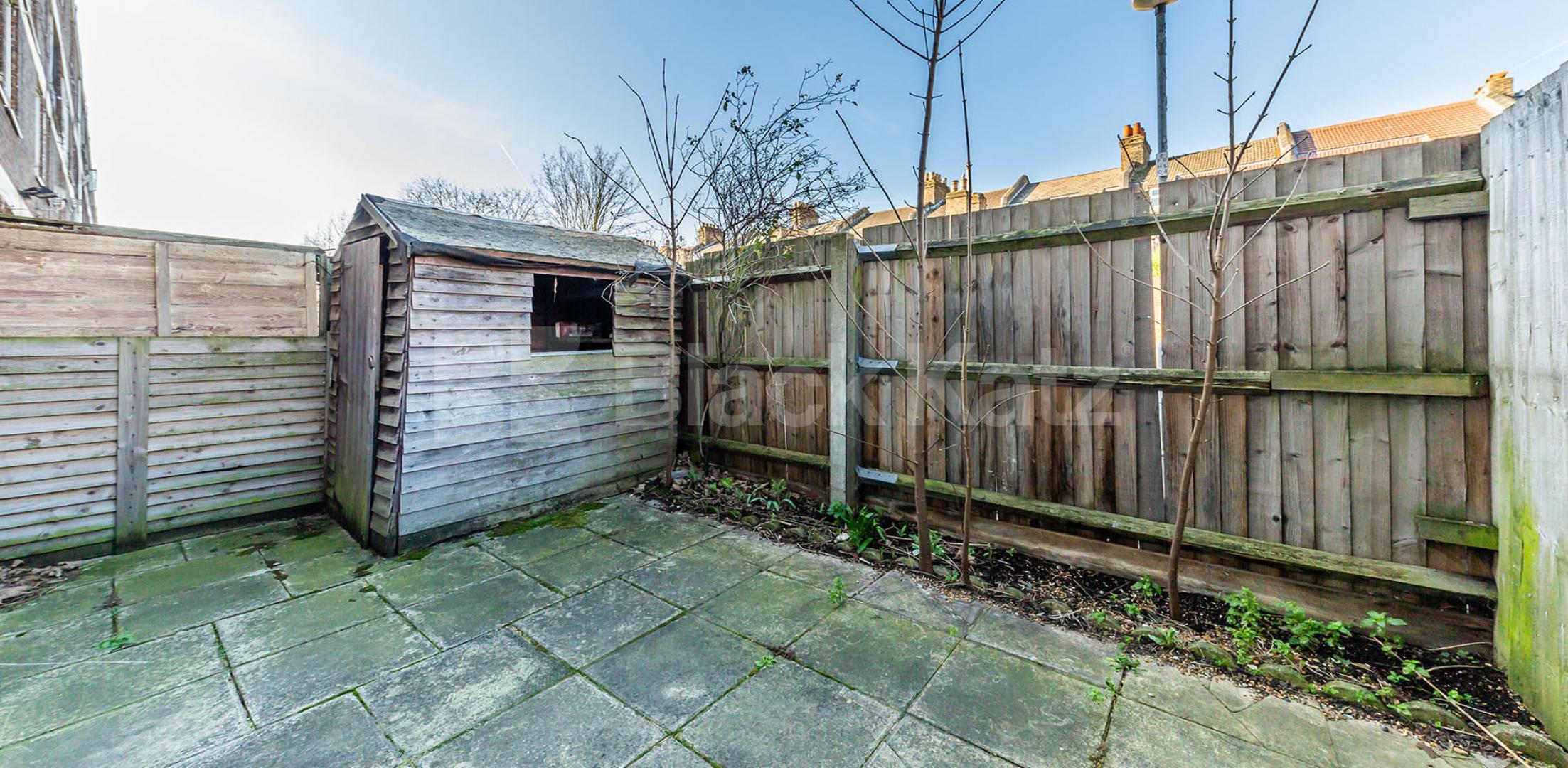 			4 Bedroom, 1 bath, 1 reception Maisonette			 OLD CHURCH ROAD E1 , Whitechapel/Stepney 