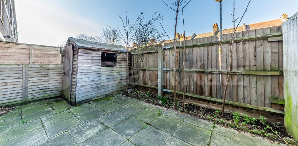 			4 Bedroom, 1 bath, 1 reception Maisonette			 OLD CHURCH ROAD E1 , Whitechapel/Stepney 