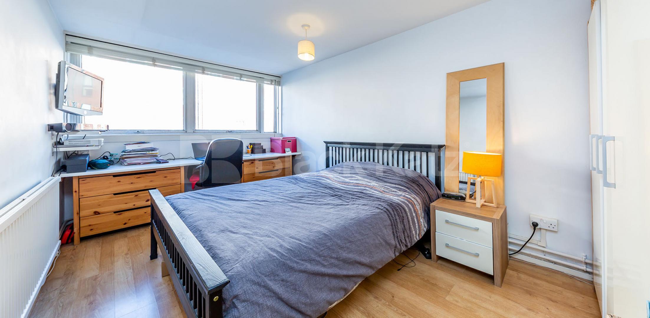 			1 Bedroom, 1 bath, 1 reception Flat			 Cyrus Street , ANGEL-CLERKENWELL-OLD STREET