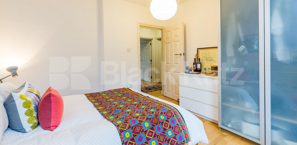 			LARGE 2 BEDROOM FLAT WITH PRIVATE TERRACE, 2 Bedroom, 1 bath, 1 reception Flat			 Blackstock Road, HIGHBURY-ARSENAL-FINSBURY PARK