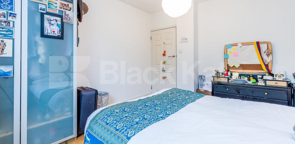 			LARGE 2 BEDROOM FLAT WITH PRIVATE TERRACE, 2 Bedroom, 1 bath, 1 reception Flat			 Blackstock Road, HIGHBURY-ARSENAL-FINSBURY PARK