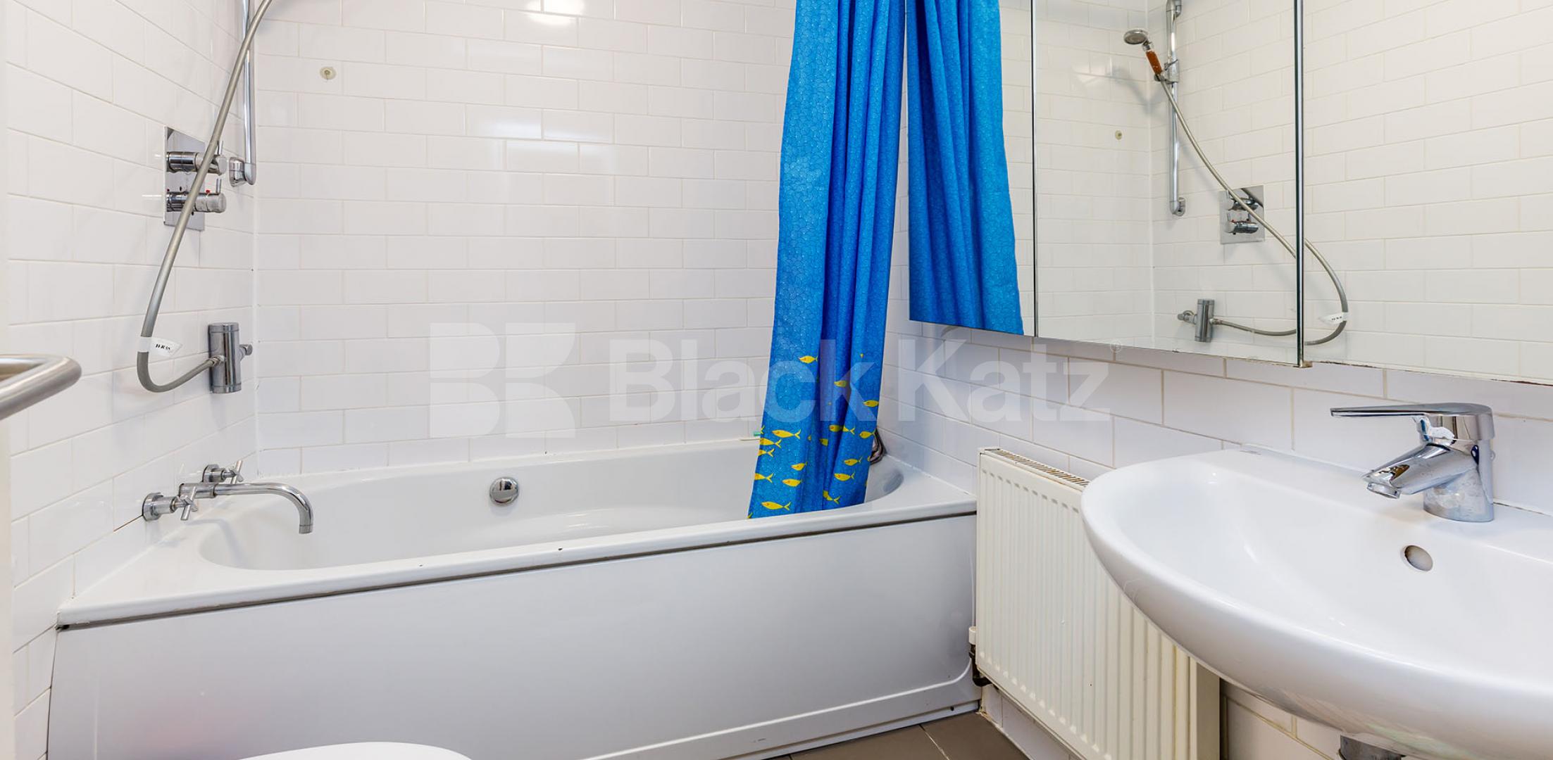 			LARGE 2 BEDROOM FLAT WITH PRIVATE TERRACE, 2 Bedroom, 1 bath, 1 reception Flat			 Blackstock Road, HIGHBURY-ARSENAL-FINSBURY PARK