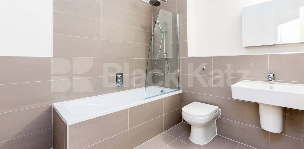 			SPACIOUS TWO BEDROOM WAREHOUSE CONVERSION, 2 Bedroom, 1 bath, 1 reception Flat			 GROVE HOUSE-TUDOR ROAD, HACKNEY-BETHNAL GREEN-LONDON FIELDS