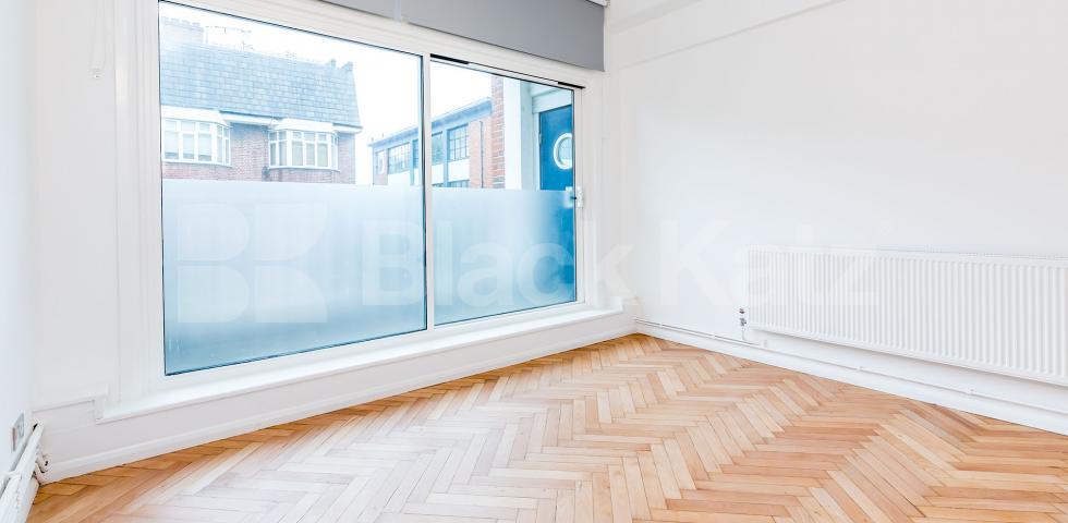 			SPACIOUS TWO BEDROOM WAREHOUSE CONVERSION, 2 Bedroom, 1 bath, 1 reception Flat			 GROVE HOUSE-TUDOR ROAD, HACKNEY-BETHNAL GREEN-LONDON FIELDS