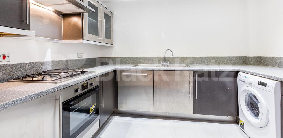 			SPACIOUS TWO BEDROOM WAREHOUSE CONVERSION, 2 Bedroom, 1 bath, 1 reception Flat			 GROVE HOUSE-TUDOR ROAD, HACKNEY-BETHNAL GREEN-LONDON FIELDS