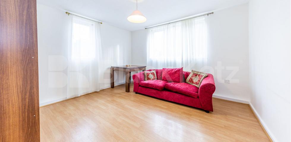 			New Instruction!, 1 Bedroom, 1 bath, 1 reception Flat			 Middle Lane, Crouch End
