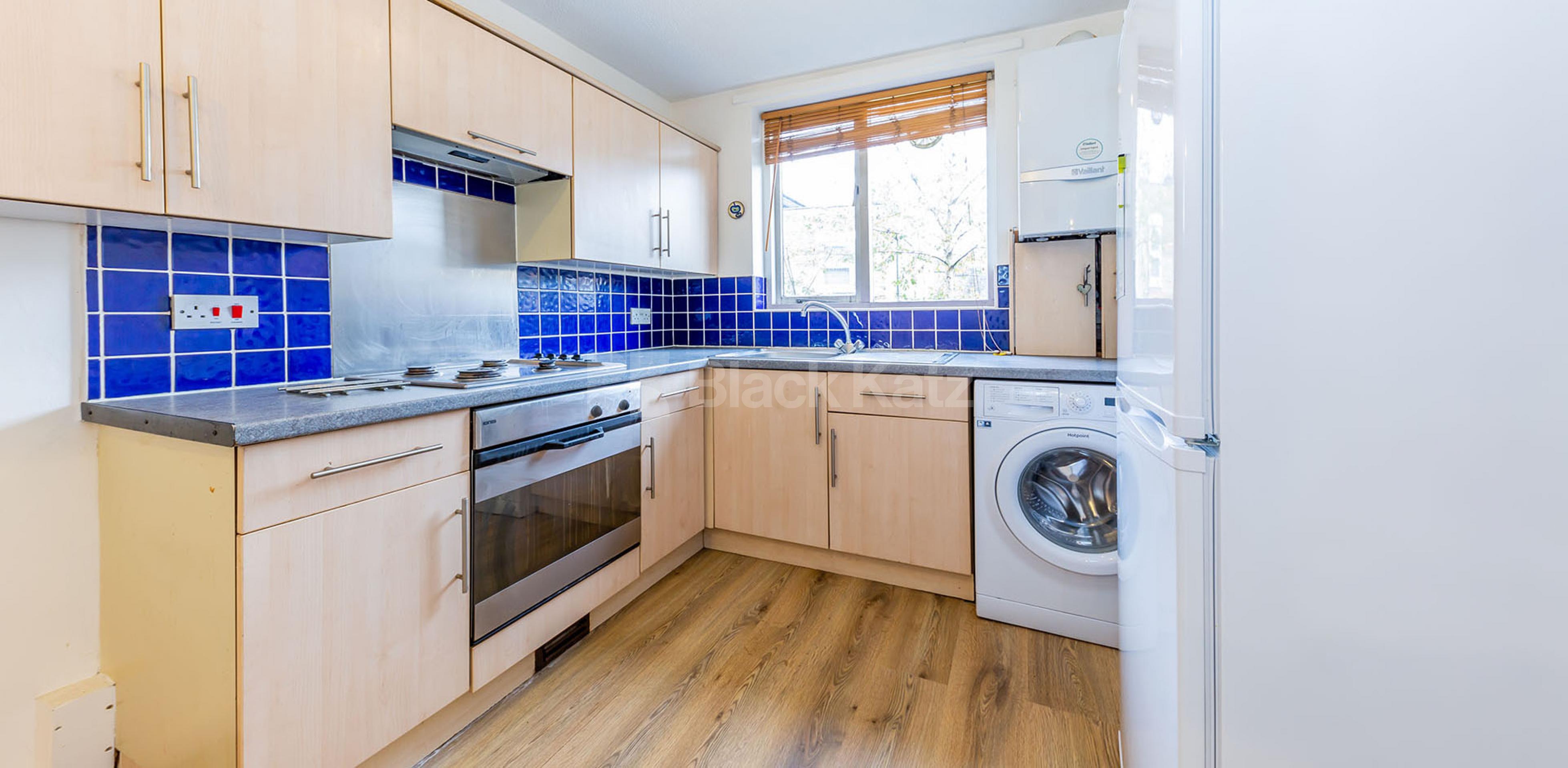 			New Instruction!, 1 Bedroom, 1 bath, 1 reception Flat			 Middle Lane, Crouch End N8