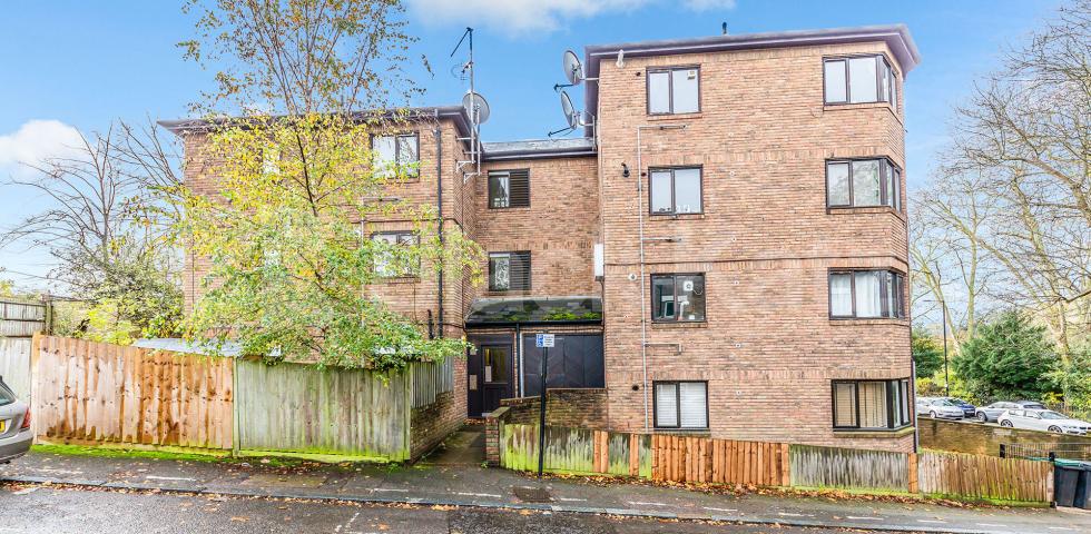 			New Instruction!, 1 Bedroom, 1 bath, 1 reception Flat			 Middle Lane, Crouch End