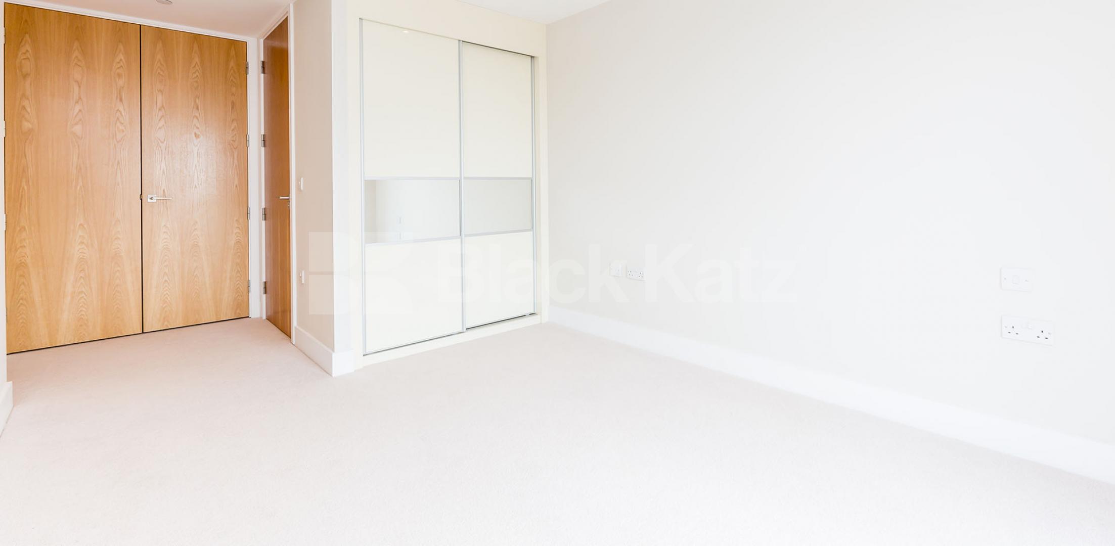 			New Instruction!, 2 Bedroom, 1 bath, 1 reception Apartment			 Northway House, Whetstone