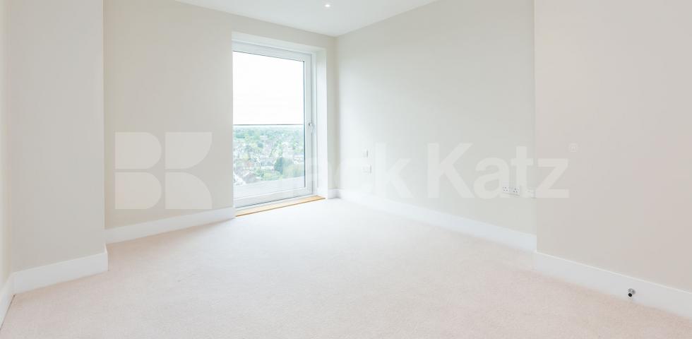 			New Instruction!, 2 Bedroom, 2 bath, 1 reception Apartment			 Northway House, Whetstone