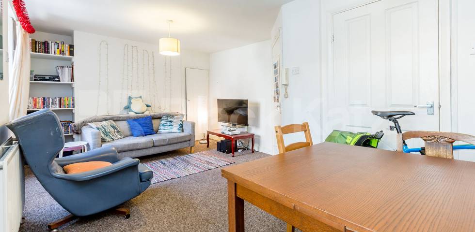 			Superb 4 Double Bedroom House with a roof terrace, 4 Bedroom, 1 bath, 1 reception Flat			 High Street Hornsey, CROUCH END N8