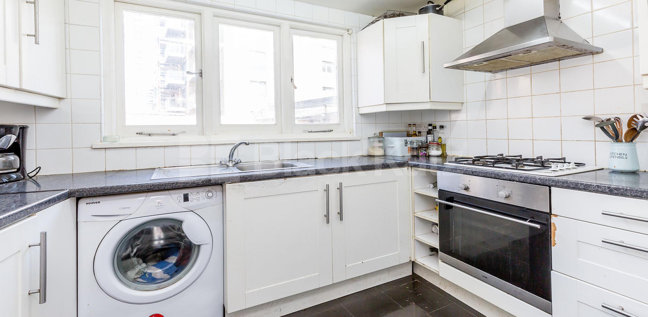 			Superb 4 Double Bedroom House with a roof terrace, 4 Bedroom, 1 bath, 1 reception Flat			 High Street Hornsey, CROUCH END N8