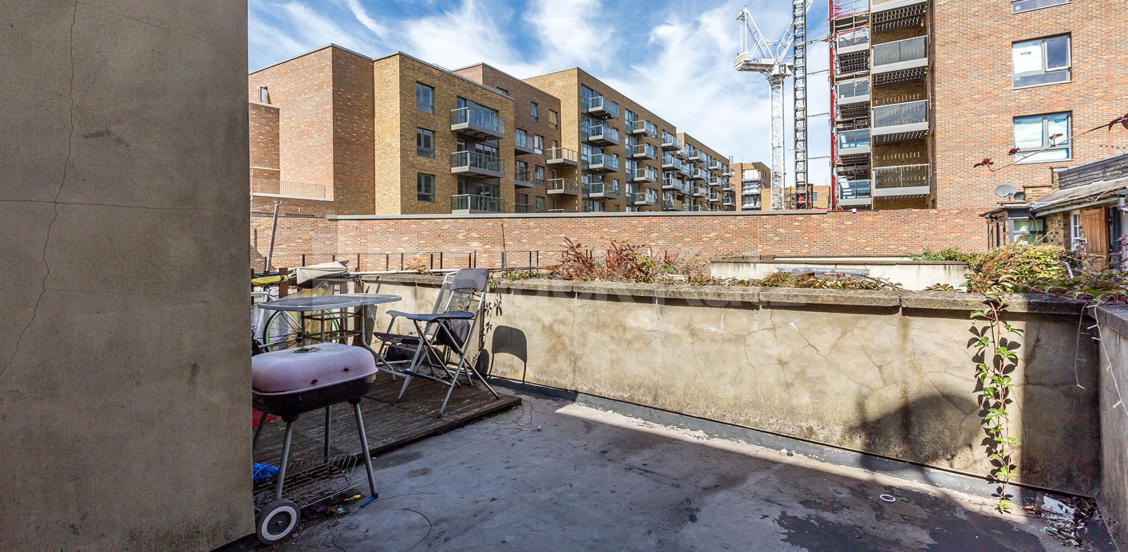 			Superb 4 Double Bedroom House with a roof terrace, 4 Bedroom, 1 bath, 1 reception Flat			 High Street Hornsey, CROUCH END N8