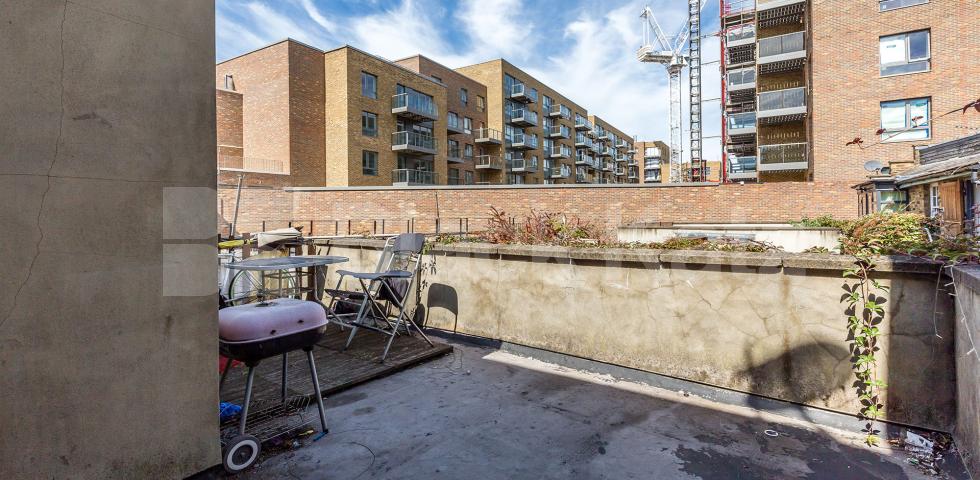 			Superb 4 Double Bedroom House with a roof terrace, 4 Bedroom, 1 bath, 1 reception Flat			 High Street Hornsey, CROUCH END N8