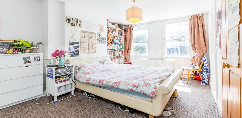 			Superb 4 Double Bedroom House with a roof terrace, 4 Bedroom, 1 bath, 1 reception Flat			 High Street Hornsey, CROUCH END N8