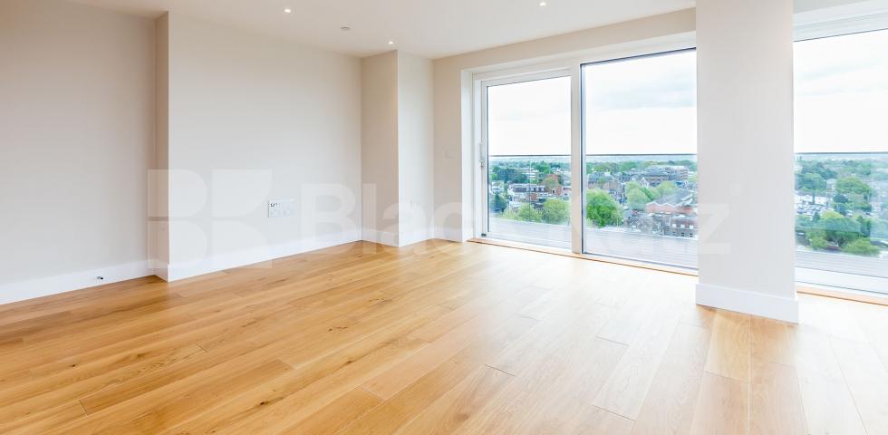 			New Instruction!, 2 Bedroom, 2 bath, 1 reception Apartment			 Northway House, Whetstone