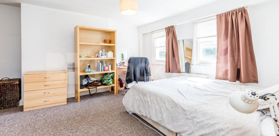 			Superb 4 Double Bedroom House with a roof terrace, 4 Bedroom, 1 bath, 1 reception Flat			 High Street Hornsey, CROUCH END N8
