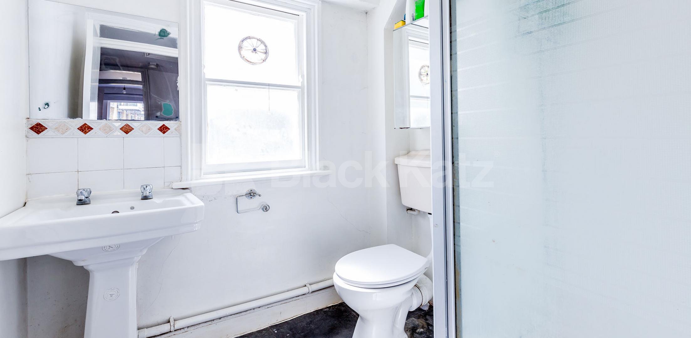 			Superb 4 Double Bedroom House with a roof terrace, 4 Bedroom, 1 bath, 1 reception Flat			 High Street Hornsey, CROUCH END N8