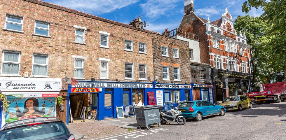 			Superb 4 Double Bedroom House with a roof terrace, 4 Bedroom, 1 bath, 1 reception Flat			 High Street Hornsey, CROUCH END N8