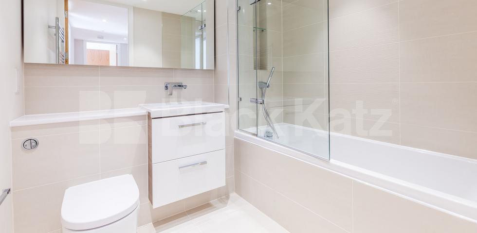 			New Instruction!, 2 Bedroom, 1 bath, 1 reception Apartment			 Northway House, Whetstone