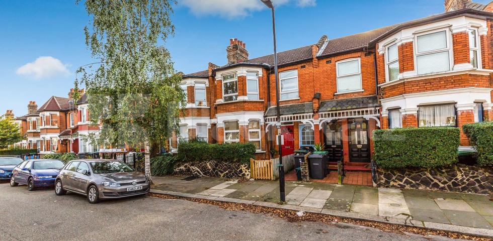 			Lovely 3 Bedroom flat, 3 Bedroom, 1 bath, 1 reception Flat			 South View Road, Crouch End-Alexandra Palace
