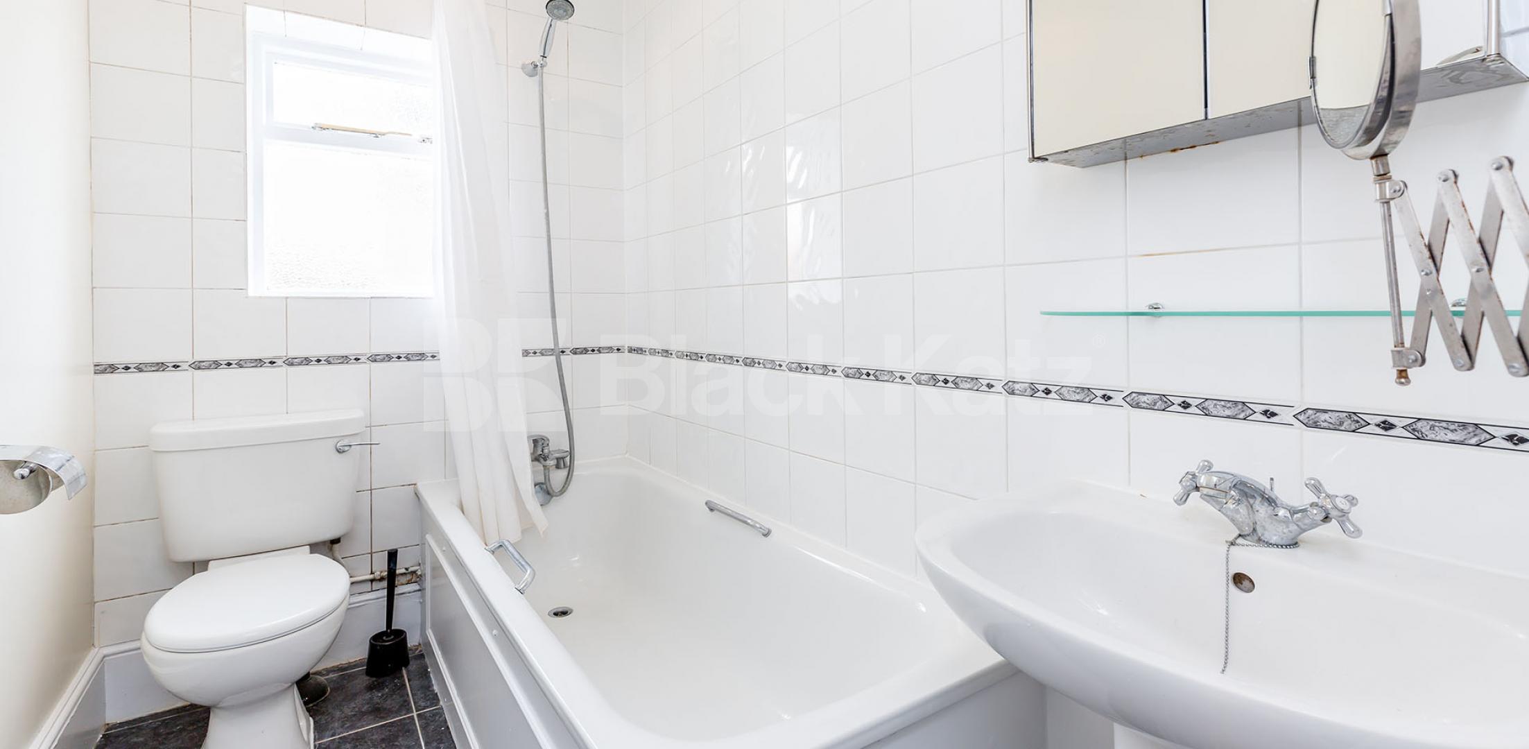 Open and inviting floor plan 2 Bedroom, Un Furnished Terraced House in