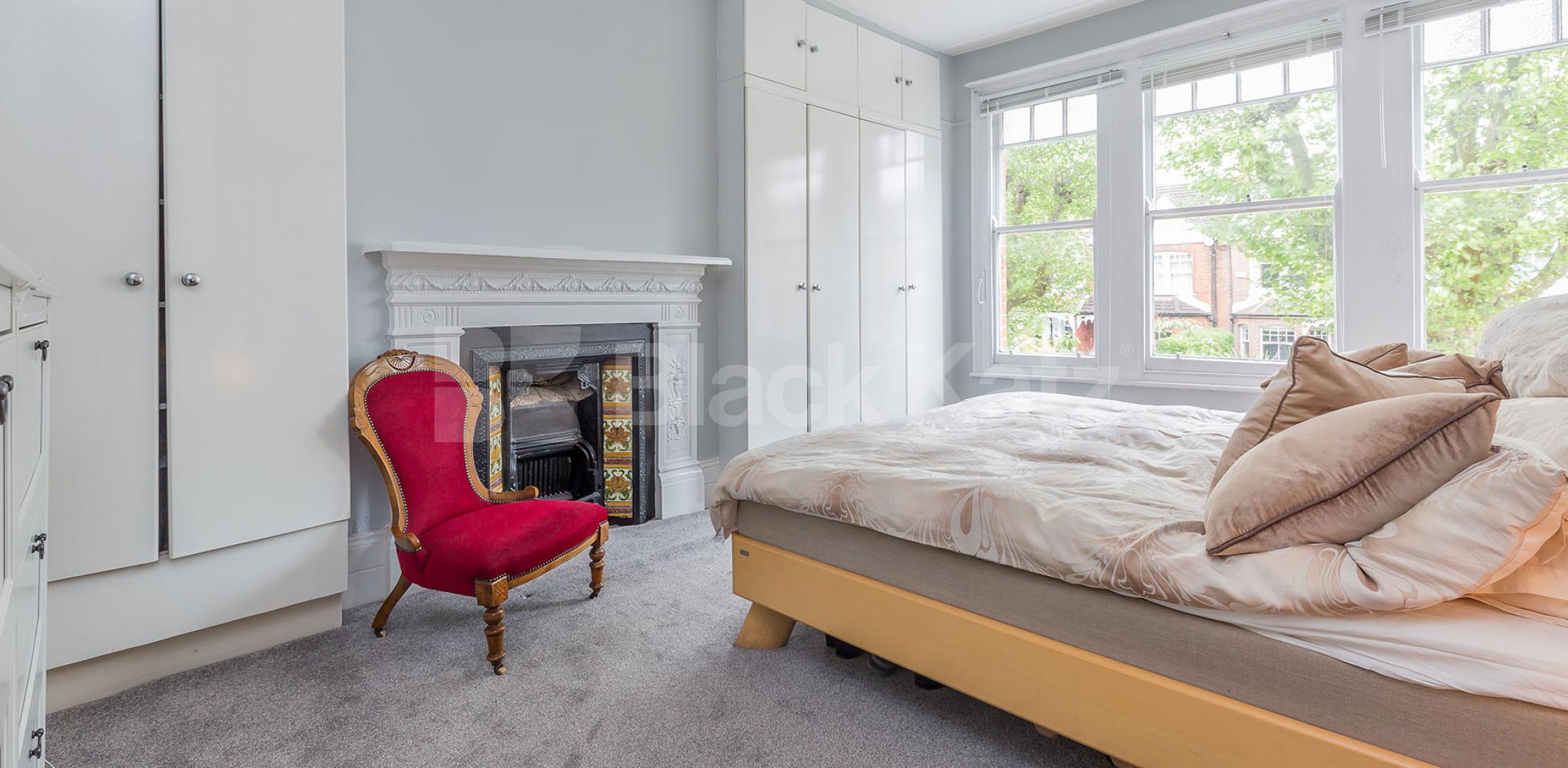 			Fantasic house in Crouch End, 4 Bedroom, 1 bath, 1 reception House			 Park Avenue South, Crouch End