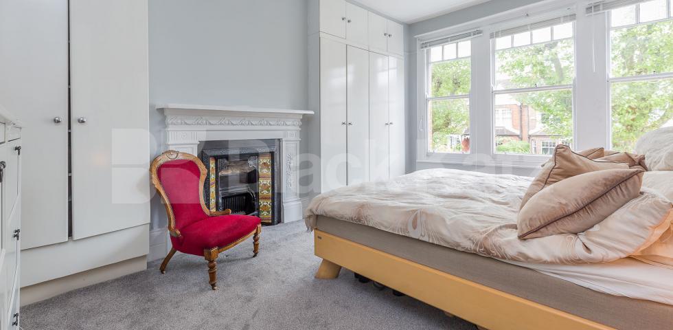 			Fantasic house in Crouch End, 4 Bedroom, 1 bath, 1 reception House			 Park Avenue South, Crouch End