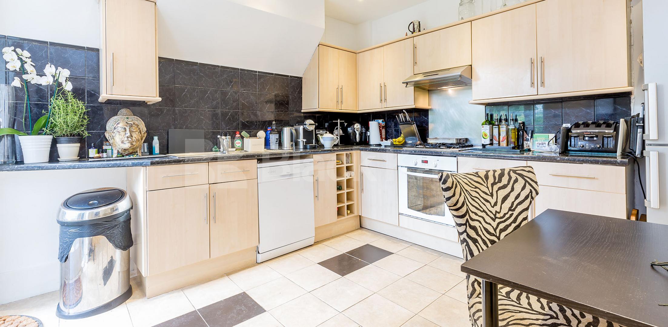 			Fantasic house in Crouch End, 4 Bedroom, 1 bath, 1 reception House			 Park Avenue South, Crouch End