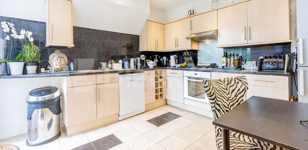 			Fantasic house in Crouch End, 4 Bedroom, 1 bath, 1 reception House			 Park Avenue South, Crouch End