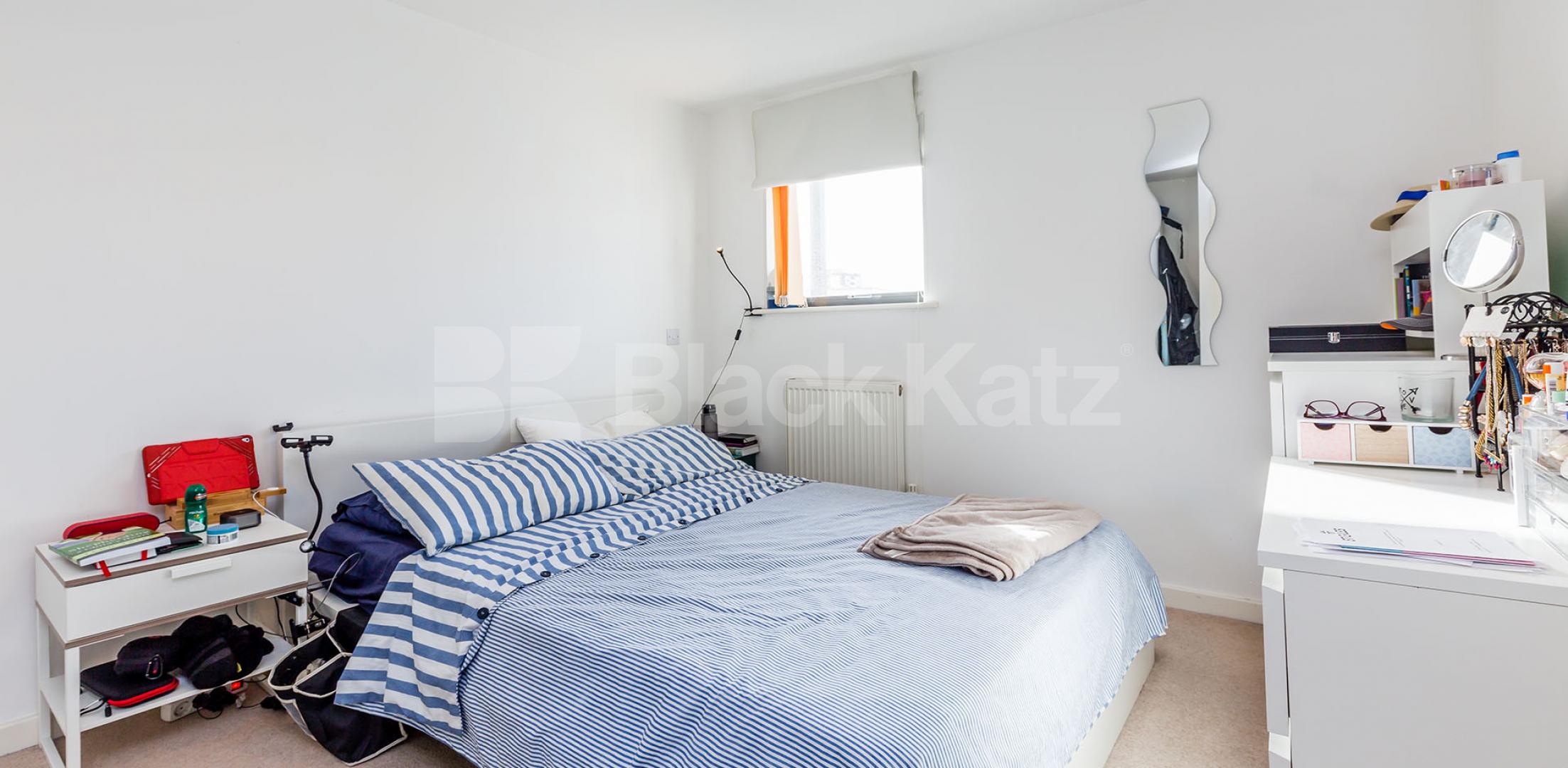 			 MODERN ONE BEDROOM APARTMENT , 1 Bedroom, 1 bath, 1 reception Flat			 Stroud Green Road , FINSBURY PARK-STROUD GREEN 